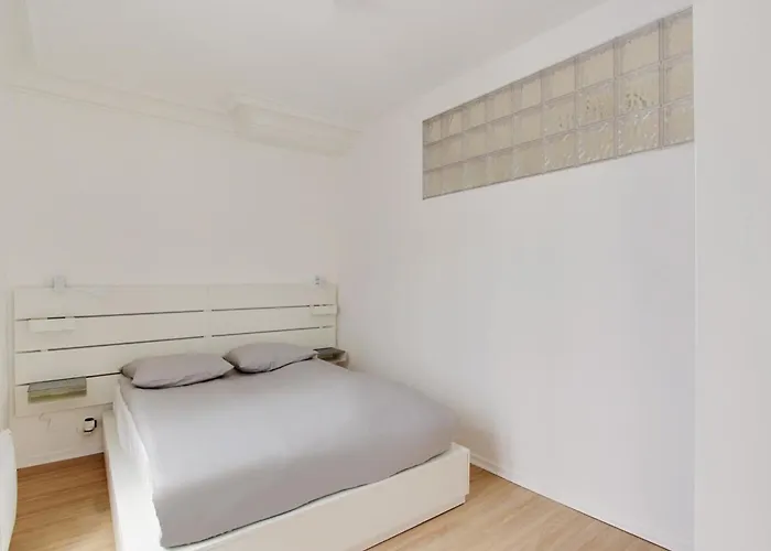 Flex Living - Whole House - Claude Bernard 아파트