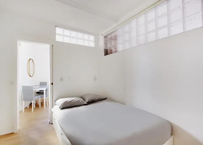 Flex Living - Whole House - Claude Bernard 아파트 *