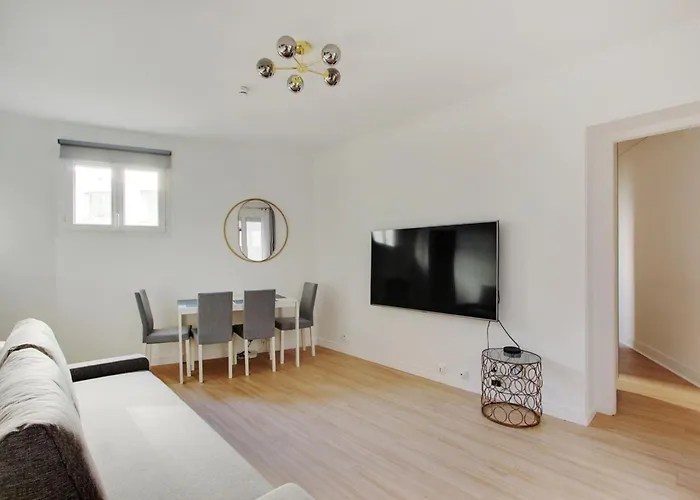 Flex Living - Whole House - Claude Bernard アパート *